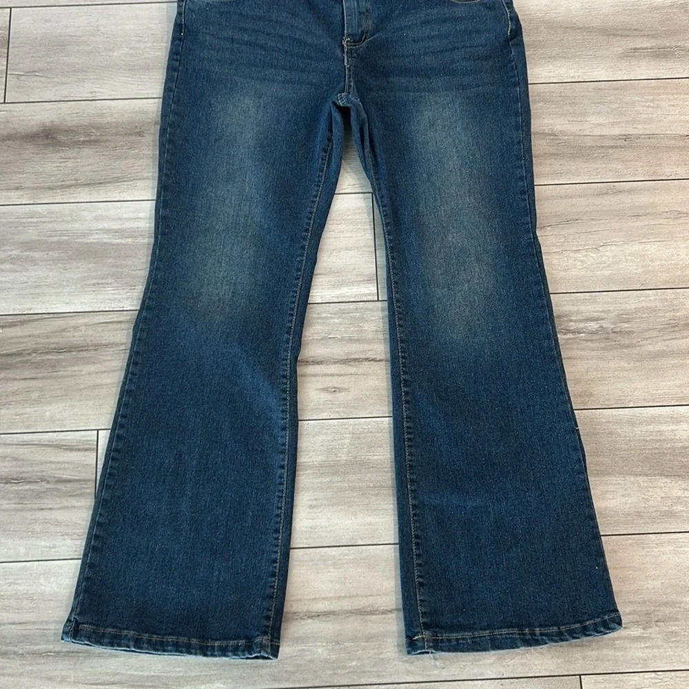 RISE curvy bootcut boot cut jeans size 17